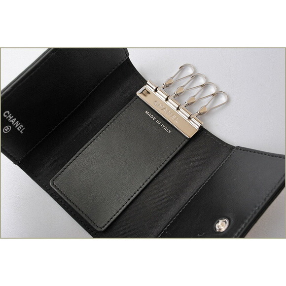 Chanel Black Case Key Camellia - Picture 1 of 6